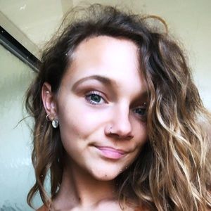 Meet your Posher, Maya